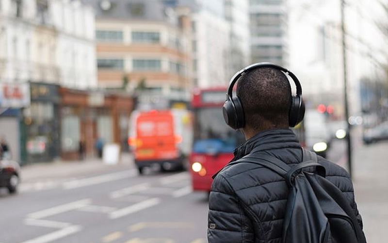 蓝牙耳机 外贸网站独立站搭建